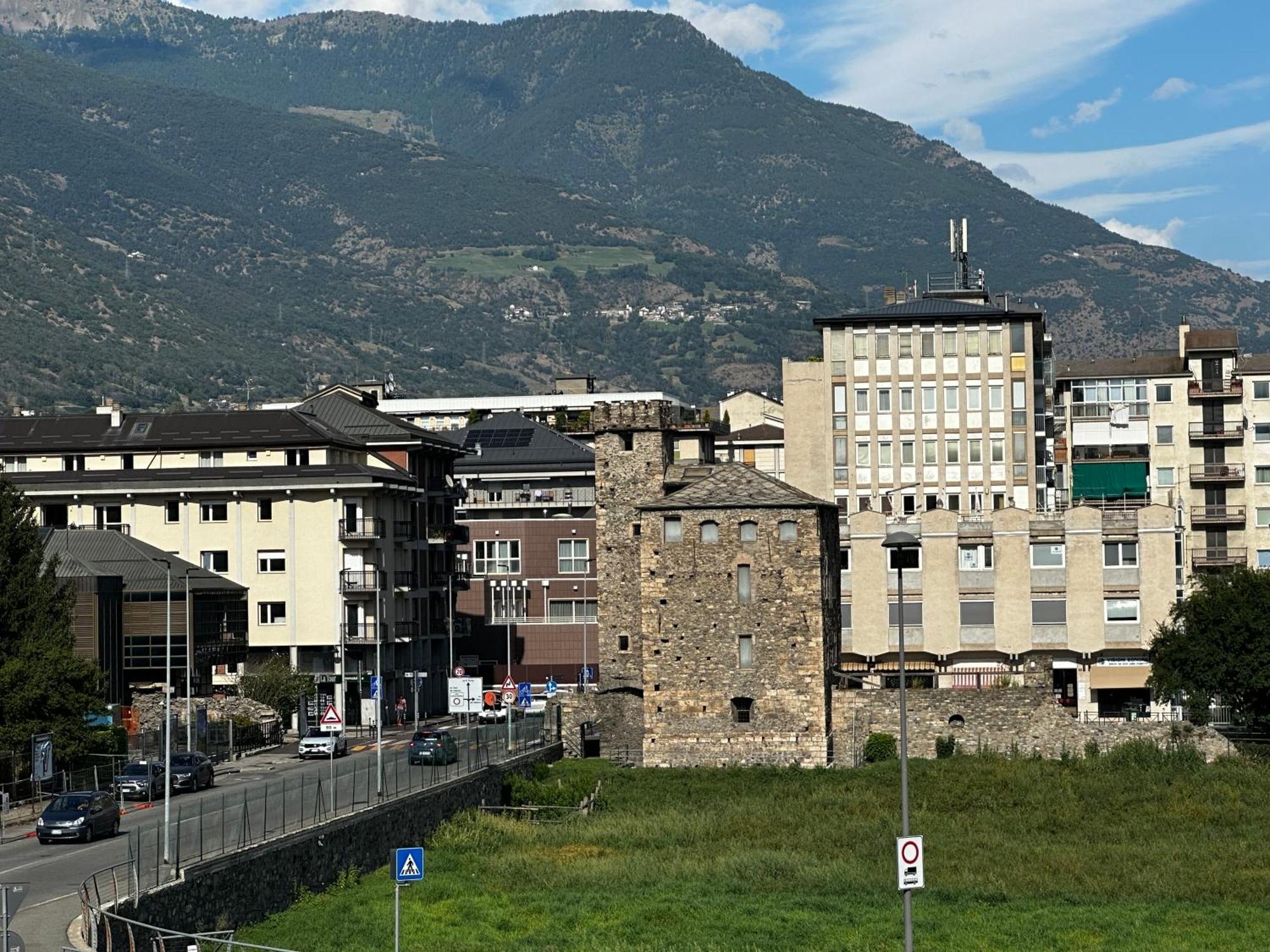 Aosta Center Holidays Apartments Esterno foto