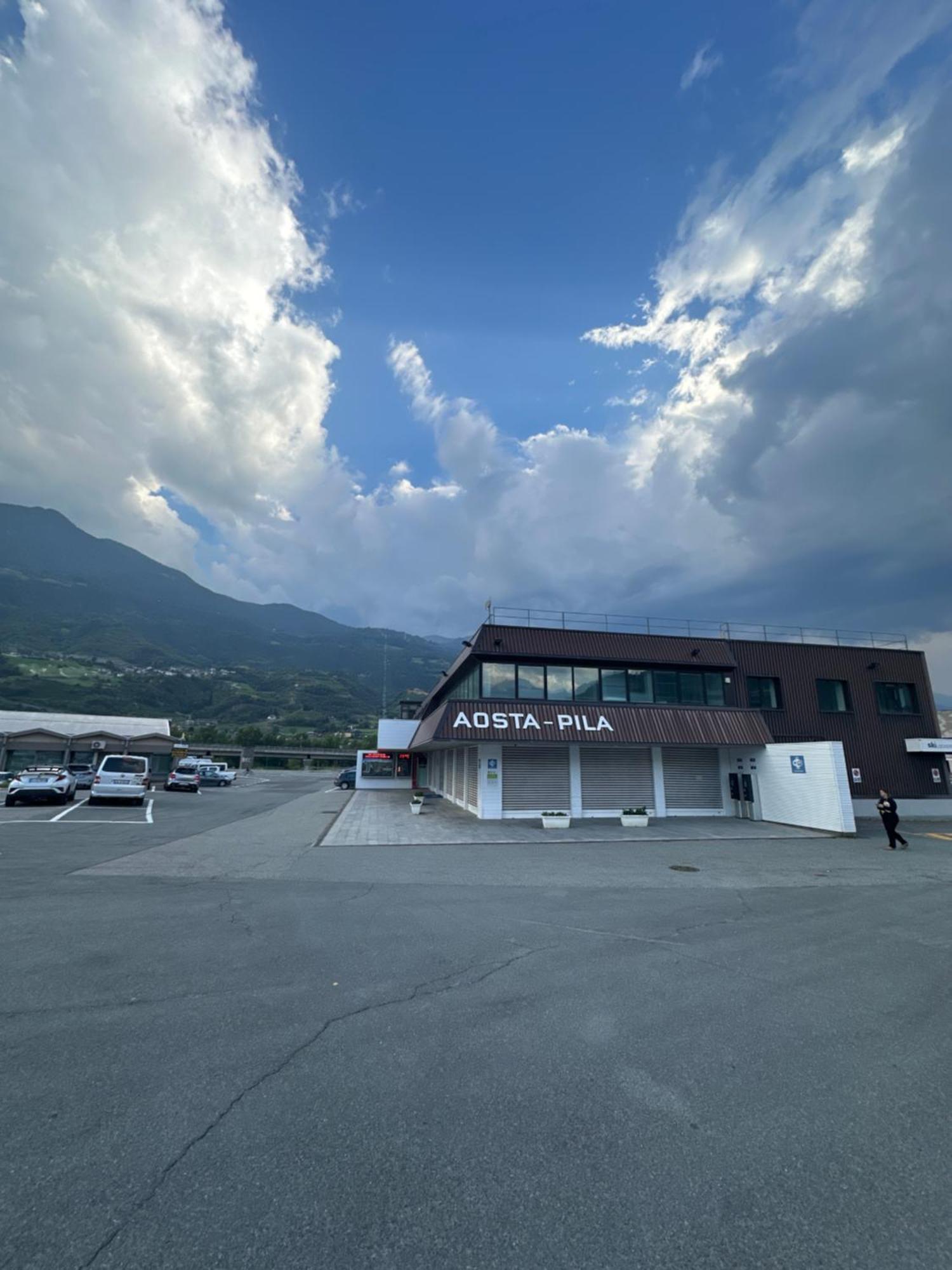 Aosta Center Holidays Apartments Esterno foto