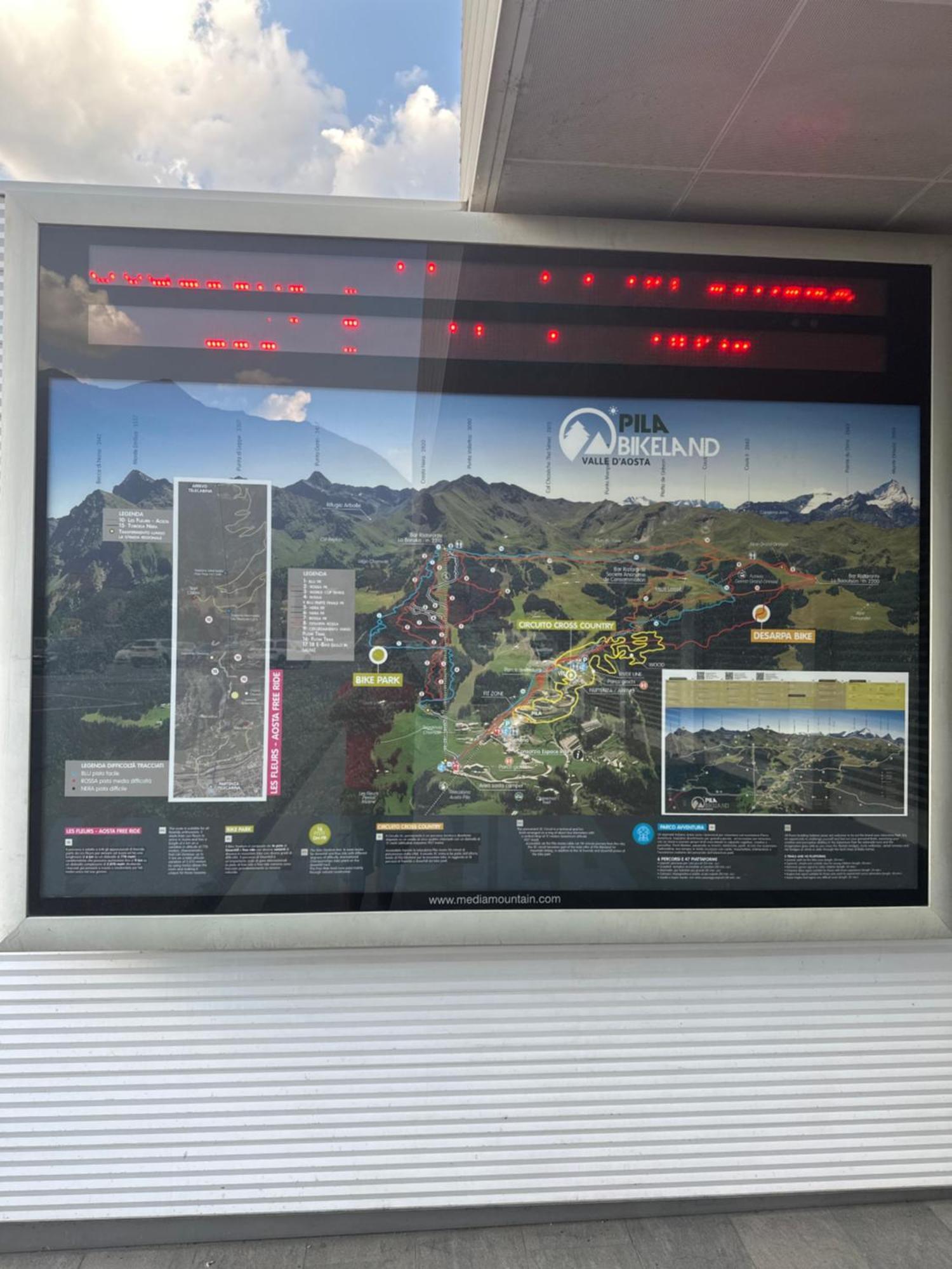 Aosta Center Holidays Apartments Esterno foto